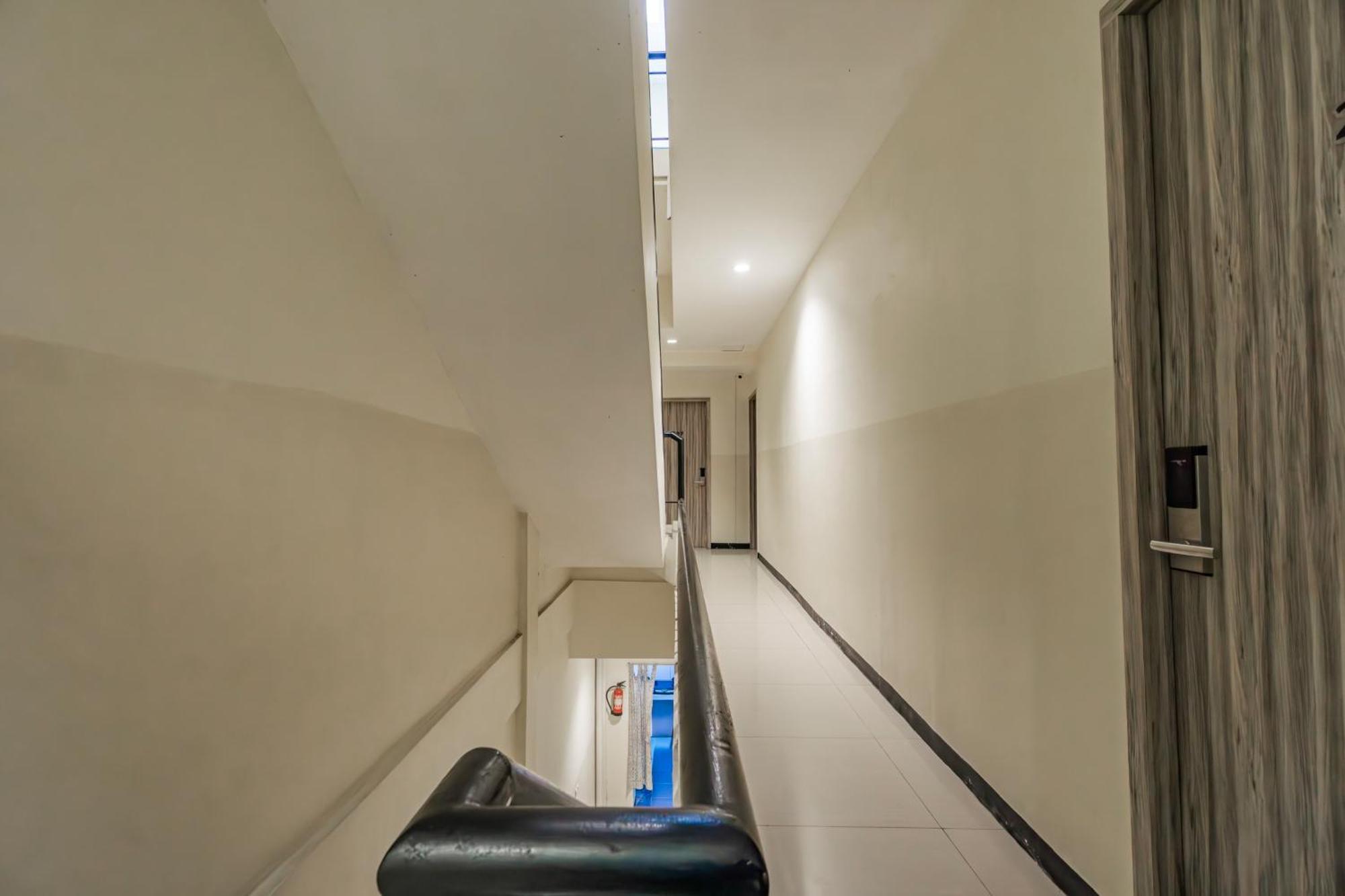 เอซ บิสซิเนส โฮเทล กาแล็กซี ชาเรียะห์ Hotel สุราบายา ภายนอก รูปภาพ